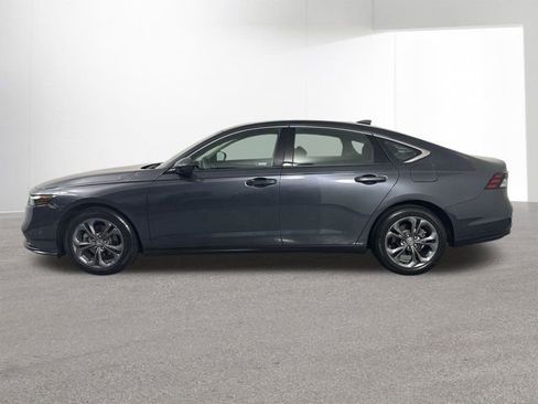 Used 2023 Honda Accord EX image 31