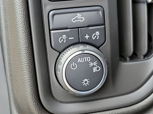 Used 2021 Chevrolet Silverado 1500 Custom Trail Boss w/ LPO, Dark Essentials Package AWD/4WD image 23