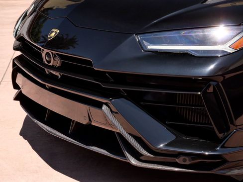 Used 2023 Lamborghini Urus Performante AWD/4WD image 18