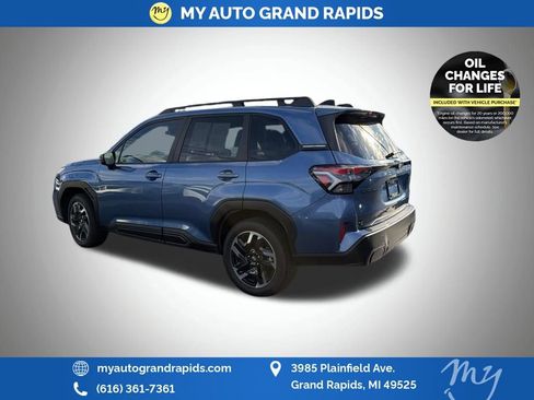Used 2025 Subaru Forester Limited AWD/4WD image 5