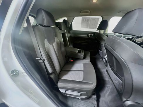 Used 2023 Kia Sorento LX FWD image 25