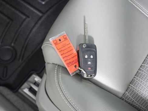 Used 2015 Chevrolet Impala LT FWD image 31