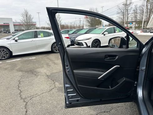 Certified 2023 Toyota Corolla Cross LE w/ Moonroof Package image 25