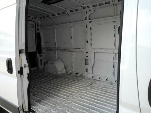Used 2025 RAM ProMaster 2500 w/ Convenience Group FWD image 6