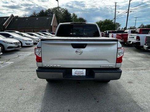 Used 2018 Nissan Titan PRO-4X image 4