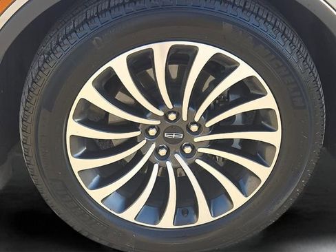 Used 2022 Lincoln Aviator Reserve w/ Equipment Group 201A image 9