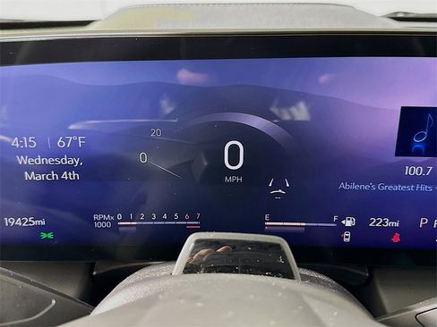 Used 2025 Buick Enclave Avenir image 10