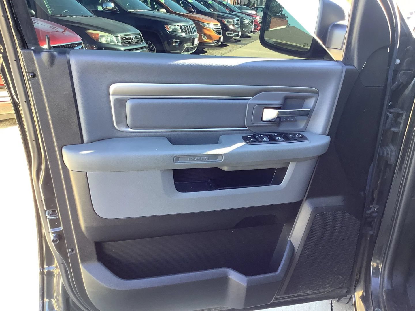 Used 2019 RAM 1500 Classic SLT w/ Luxury Group AWD/4WD image 25