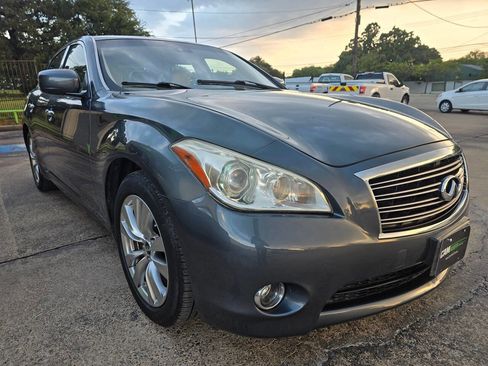 Used 2012 INFINITI M37 w/ Premium Pkg image 3