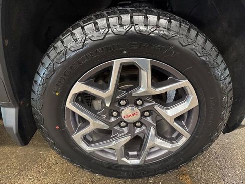 Used 2019 GMC Sierra 1500 SLT w/ SLT Convenience Package AWD/4WD image 9