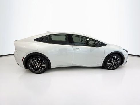 Used 2024 Toyota Prius XLE AWD/4WD image 8