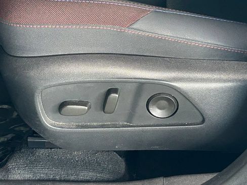 Used 2025 Chevrolet Equinox RS w/ Convenience Package III AWD/4WD image 2