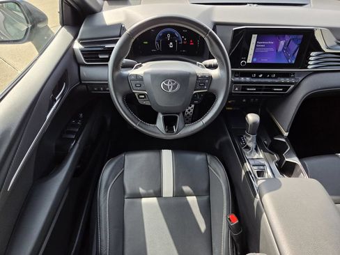 Used 2025 Toyota Camry SE FWD image 14