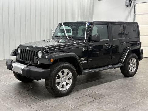 Used 2015 Jeep Wrangler Unlimited Sahara w/ Dual Top Group AWD/4WD image 5