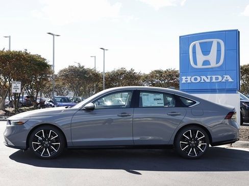 New 2025 Honda Accord Touring image 4