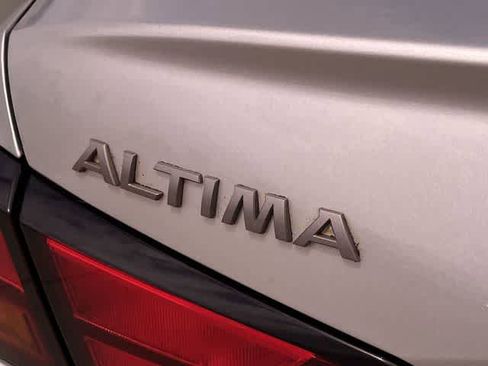 Used 2023 Nissan Altima 2.5 SL FWD image 8