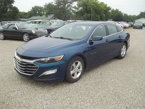 Used 2019 Chevrolet Malibu LS w/ Driver Confidence Package image 3