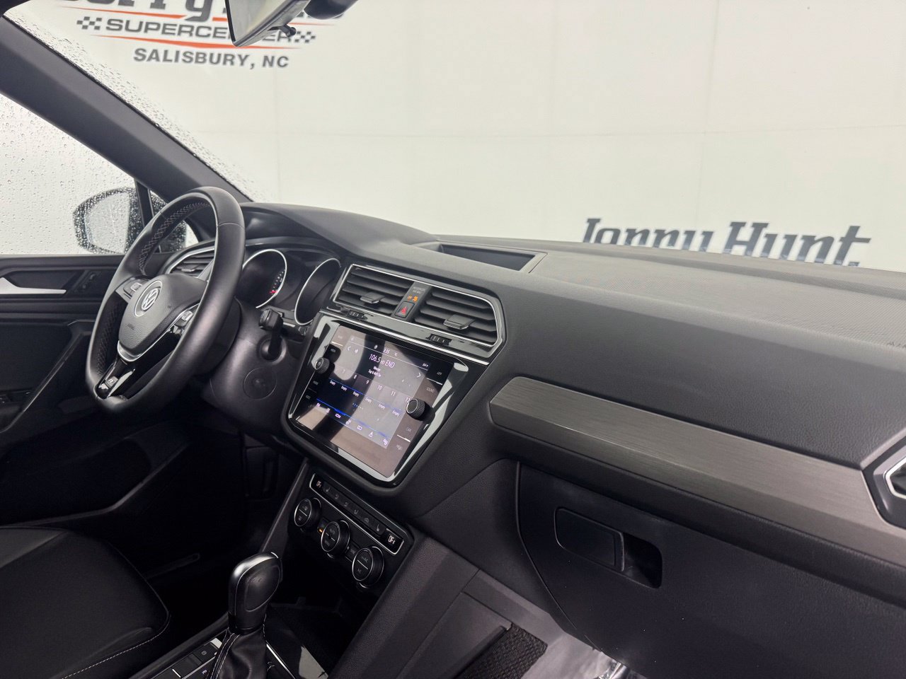 Used 2021 Volkswagen Tiguan SE R-Line FWD image 35