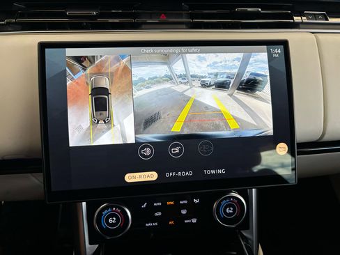 Used 2023 Land Rover Range Rover SE image 17