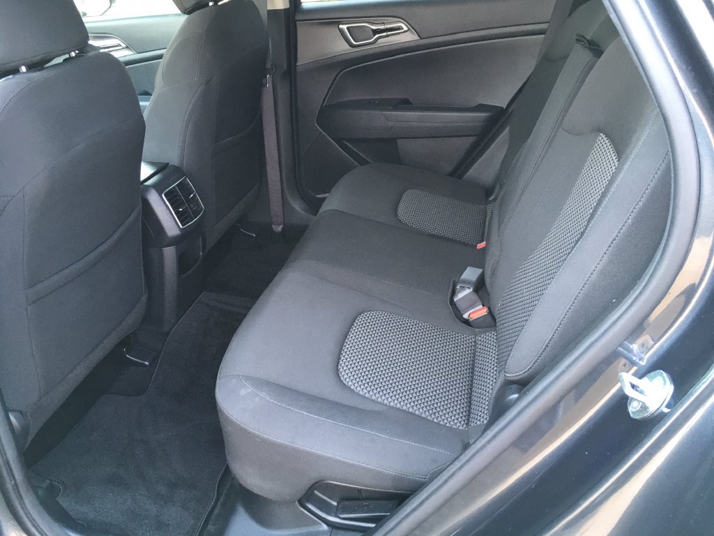 Used 2023 Kia Sportage LX AWD/4WD image 25