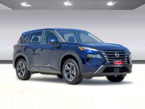 Used 2025 Nissan Rogue SV AWD/4WD image 7