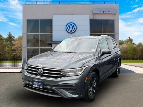 Certified 2024 Volkswagen Tiguan SE w/ Panoramic Sunroof Package AWD/4WD image 4