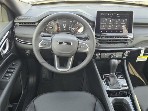 New 2026 Jeep Compass Latitude image 6