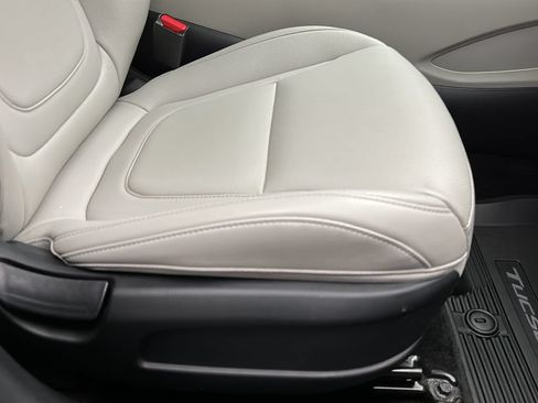 Certified 2025 Hyundai Tucson SEL AWD/4WD image 19