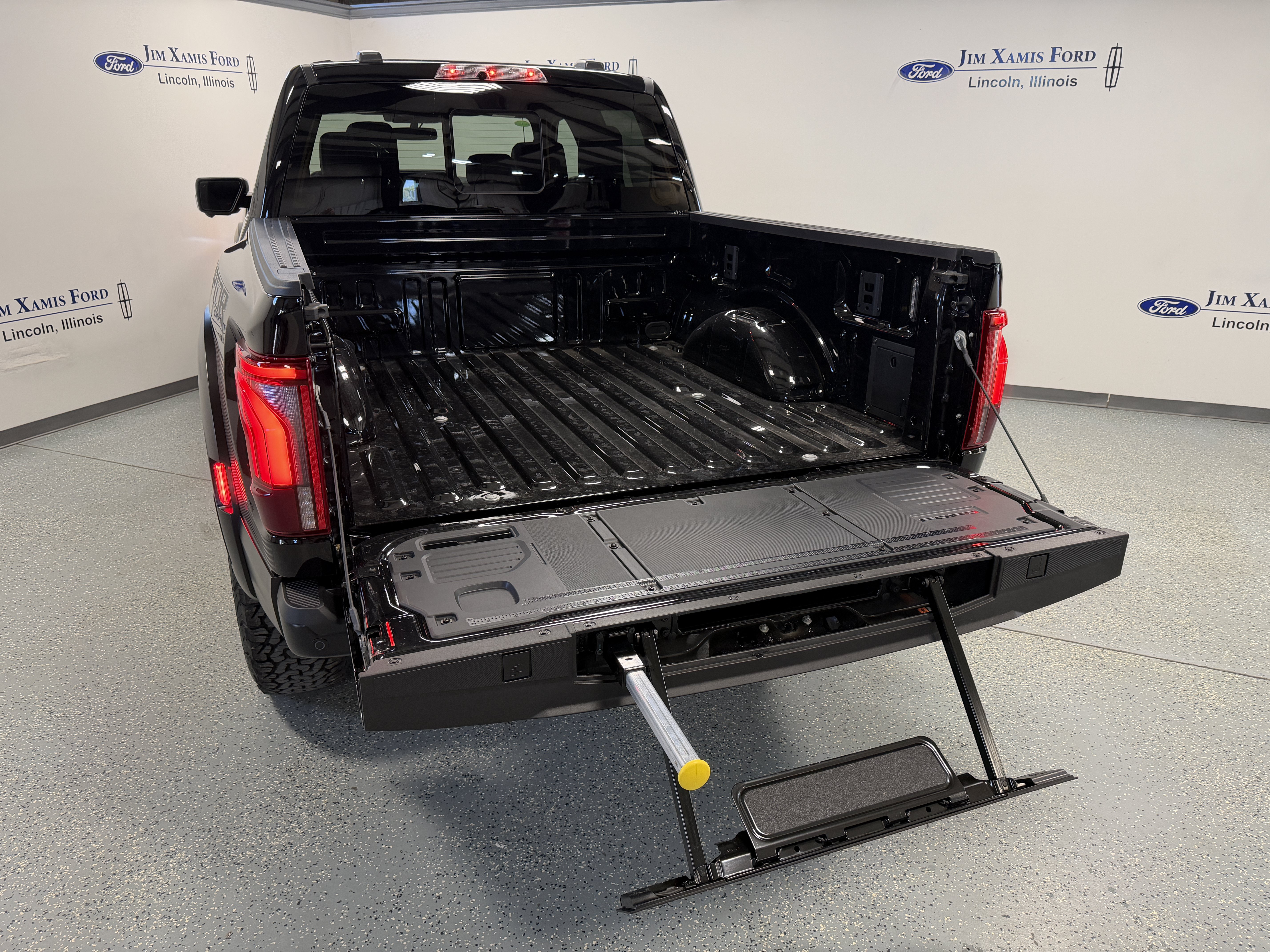 New 2026 Ford F150 Raptor w/ Equipment Group 803A Raptor R AWD/4WD image 31