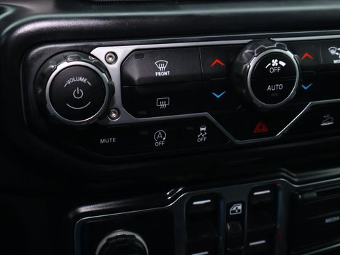 Used 2021 Jeep Gladiator Willys image 27