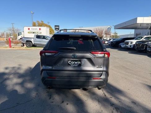 Used 2021 Toyota RAV4 LE image 5