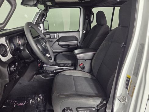Used 2025 Jeep Wrangler Unlimited Sport AWD/4WD image 11