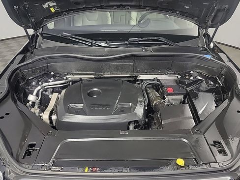 Used 2021 Volvo XC90 T6 Momentum w/ Climate Package image 16