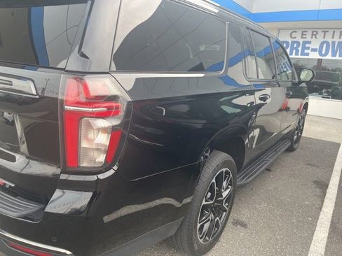 Used 2021 Chevrolet Suburban RST image 2
