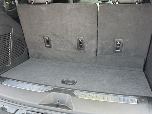 Used 2024 GMC Yukon Denali RWD image 33