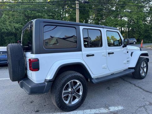 Used 2018 Jeep Wrangler Unlimited Sahara w/ LED Lighting Group AWD/4WD image 4