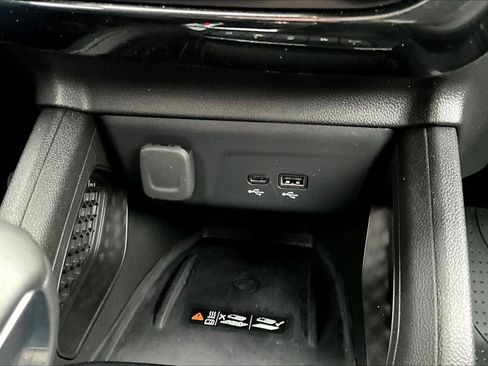 Used 2025 Chevrolet TrailBlazer RS w/ Convenience Package image 32