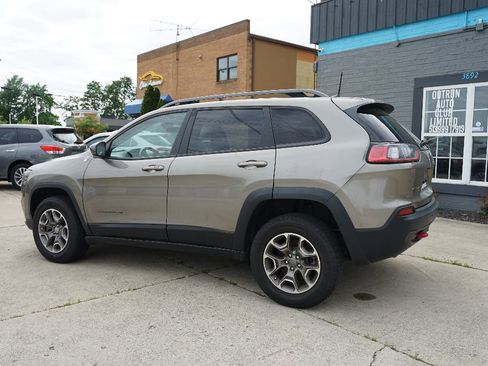 Used 2020 Jeep Cherokee Trailhawk w/ Cold Weather Group AWD/4WD image 6