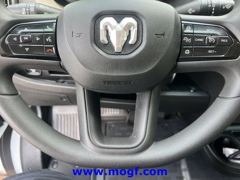 Used 2025 RAM ProMaster 2500 w/ Convenience Group FWD image 11