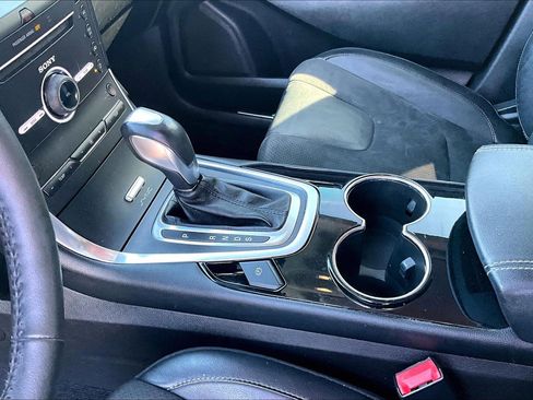 Used 2015 Ford Edge Sport image 12