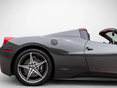 Used 2013 Ferrari 458 Spider RWD image 18
