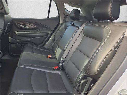 Used 2024 GMC Terrain SLT image 18