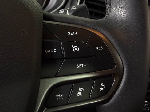 Used 2022 Jeep Cherokee Limited AWD/4WD image 18