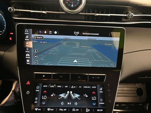 Used 2024 Maserati Grecale GT image 20