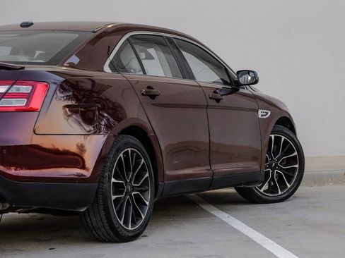 Used 2019 Ford Taurus Limited image 6