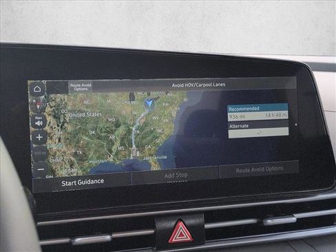 Used 2025 Hyundai Elantra SEL image 13