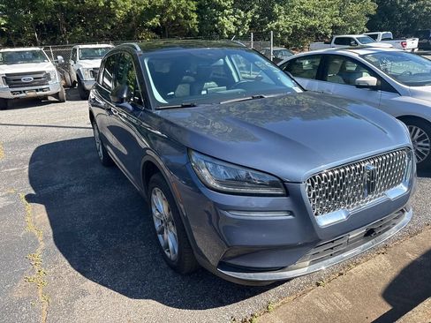 Used 2022 Lincoln Corsair AWD w/ Premium Package image 2