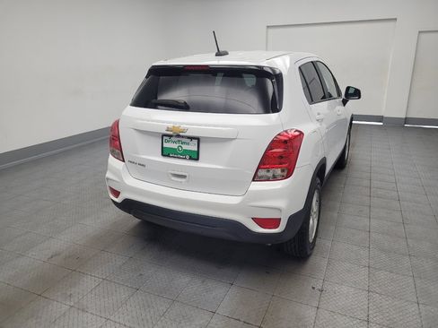 Used 2022 Chevrolet Trax LS w/ Tint and Cruise Package AWD/4WD image 7