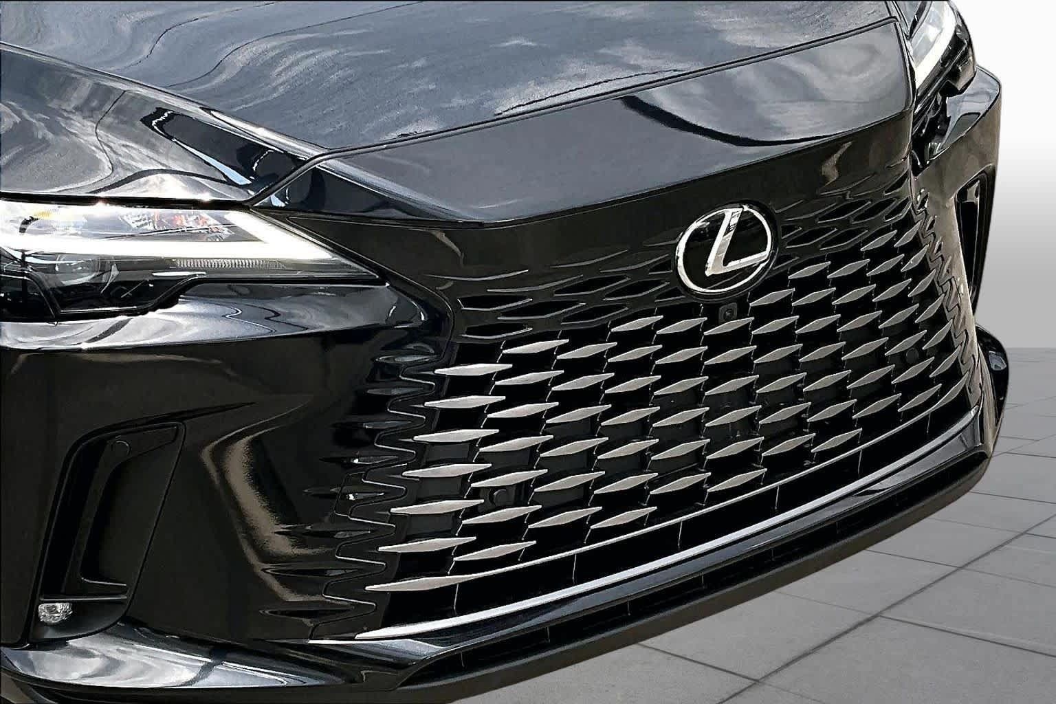 Used 2025 Lexus RX 350 Premium w/ Accessory Package (Z1) FWD image 30