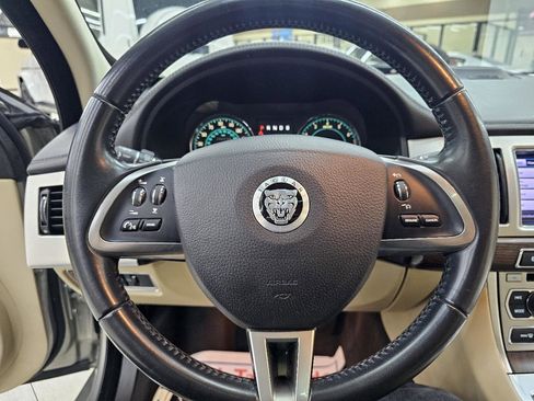 Used 2013 Jaguar XF XF 2.0L I4T image 28